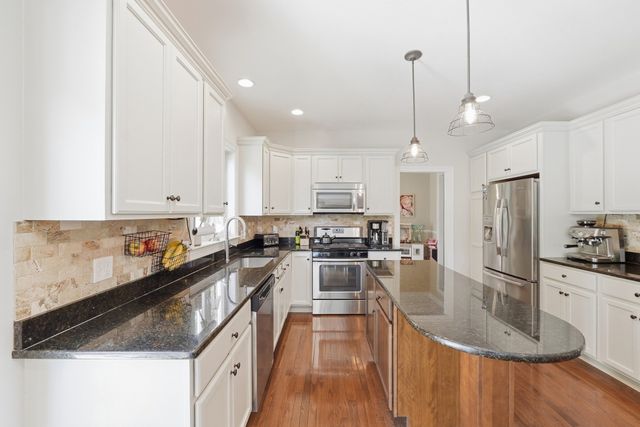 19 Brookmeadow Lane, Grafton, MA 01560
