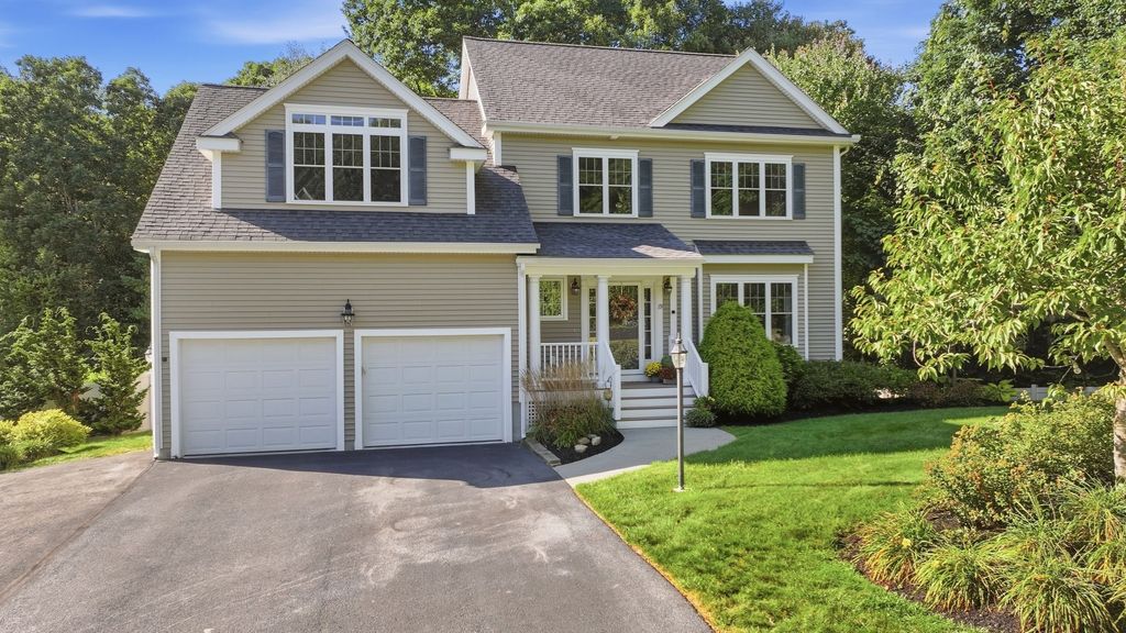 19 Brookmeadow Lane, Grafton, MA 01560