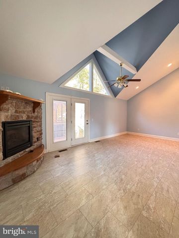 687 PROSPECT HILL, Montross, VA 22520