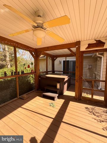 687 PROSPECT HILL, Montross, VA 22520
