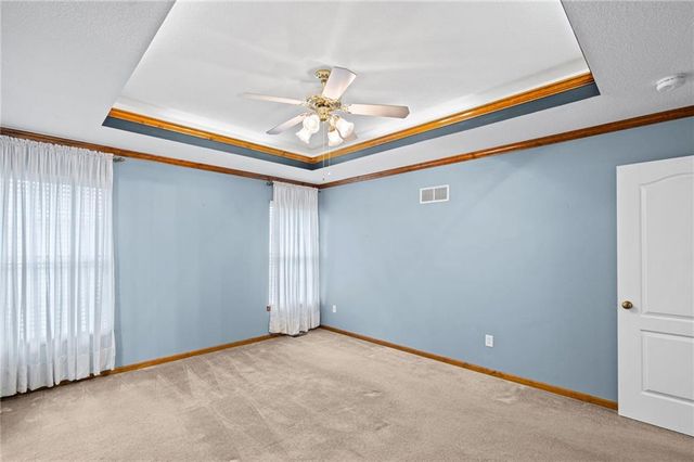 1802 Meadowlark Court, Raymore, MO 64083