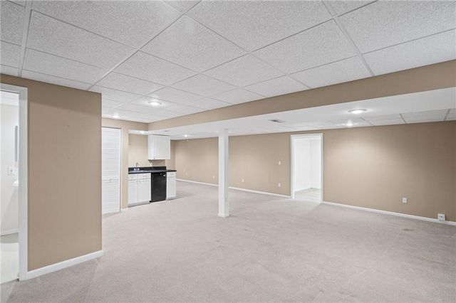 1802 Meadowlark Court, Raymore, MO 64083