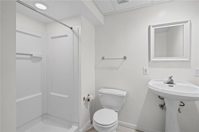 1802 Meadowlark Court, Raymore, MO 64083