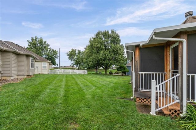 1802 Meadowlark Court, Raymore, MO 64083