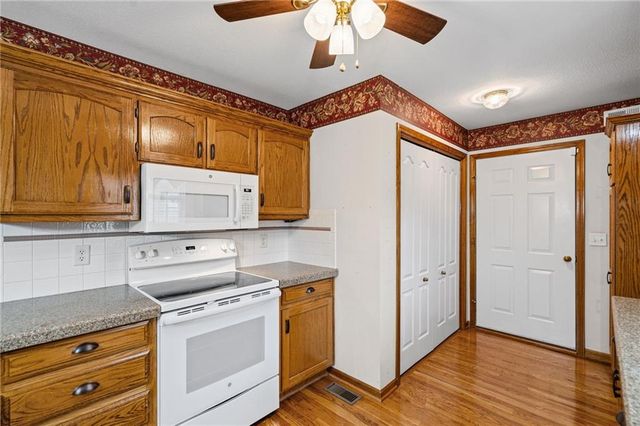 1802 Meadowlark Court, Raymore, MO 64083