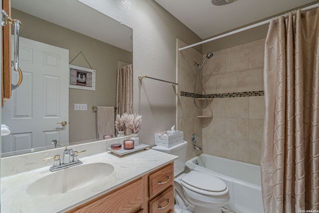 15211 OAK SPRING ST, San Antonio, TX 78232
