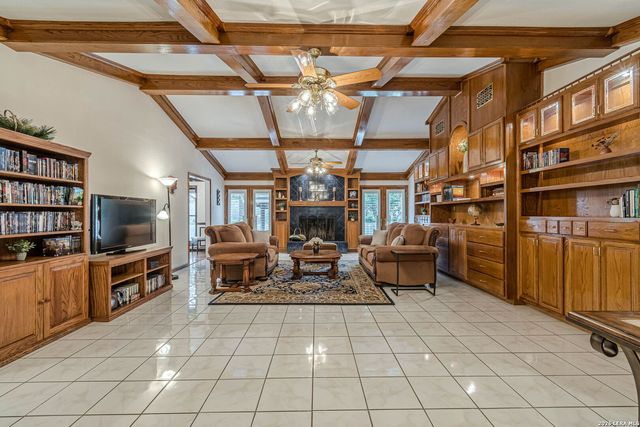 15211 OAK SPRING ST, San Antonio, TX 78232