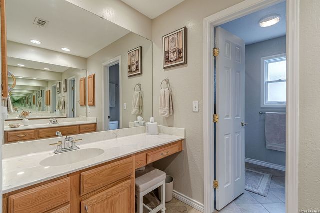 15211 OAK SPRING ST, San Antonio, TX 78232