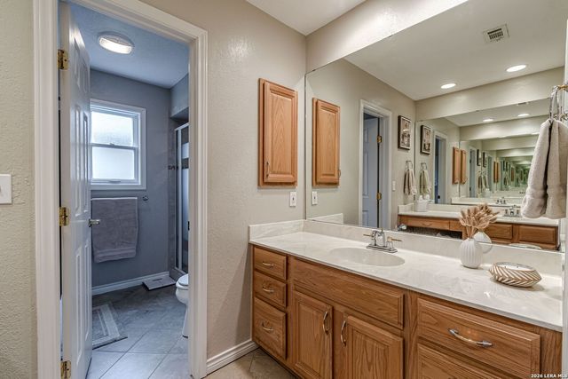 15211 OAK SPRING ST, San Antonio, TX 78232