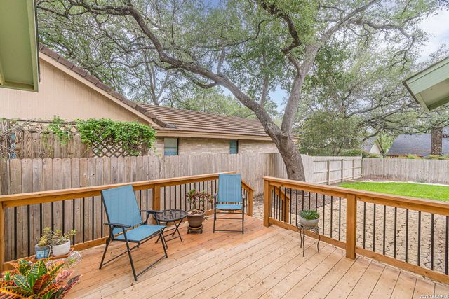15211 OAK SPRING ST, San Antonio, TX 78232