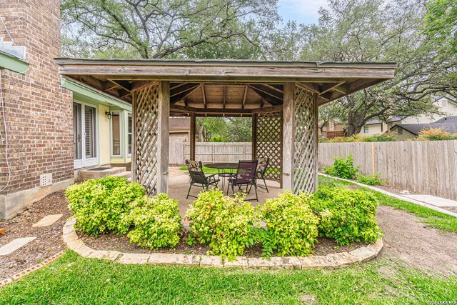 15211 OAK SPRING ST, San Antonio, TX 78232