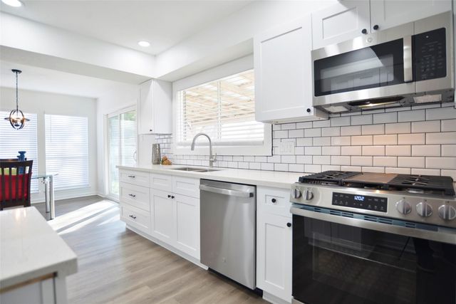 412 Old Course Drive, Friendswood, TX 77546