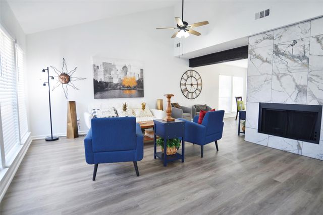 412 Old Course Drive, Friendswood, TX 77546