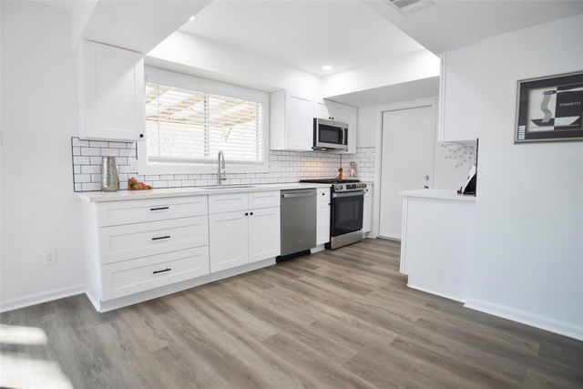 412 Old Course Drive, Friendswood, TX 77546