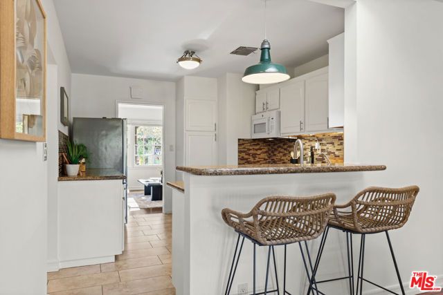 6820 Texhoma Avenue, Los Angeles, CA 91406