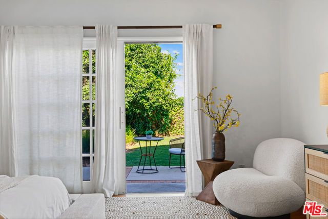 6820 Texhoma Avenue, Los Angeles, CA 91406