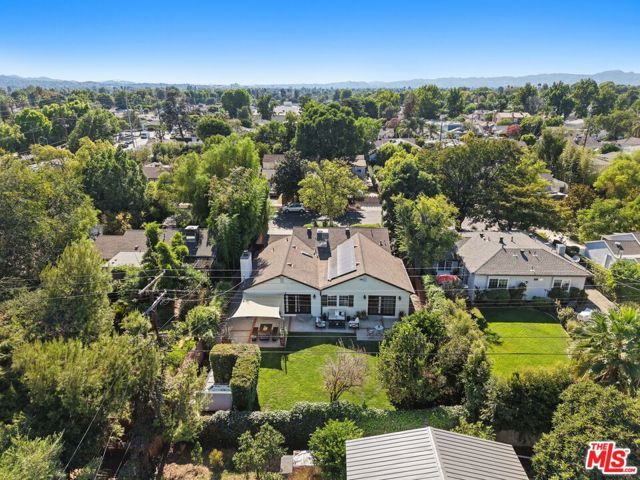 6820 Texhoma Avenue, Los Angeles, CA 91406