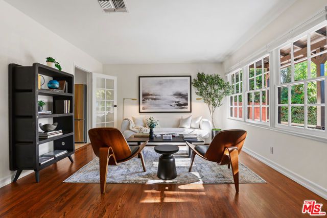 6820 Texhoma Avenue, Los Angeles, CA 91406