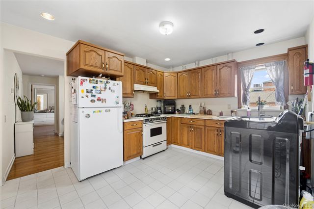 75-01 88th Street, Glendale, NY 11385