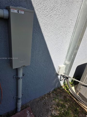 2922 Madison St, Hollywood, FL 33020