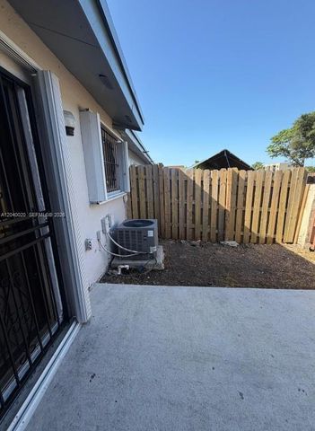 28364 SW 140th Pl, Homestead, FL 33033