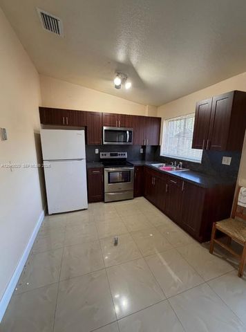 28364 SW 140th Pl, Homestead, FL 33033