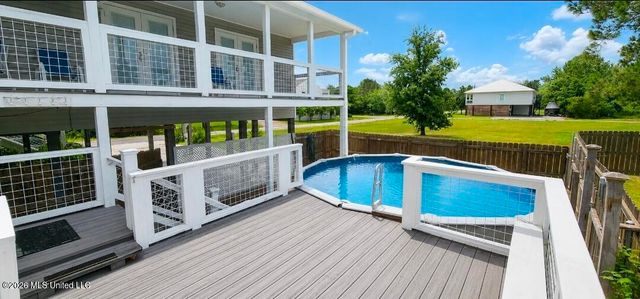 205 Pine Ridge Drive, Waveland, MS 39576