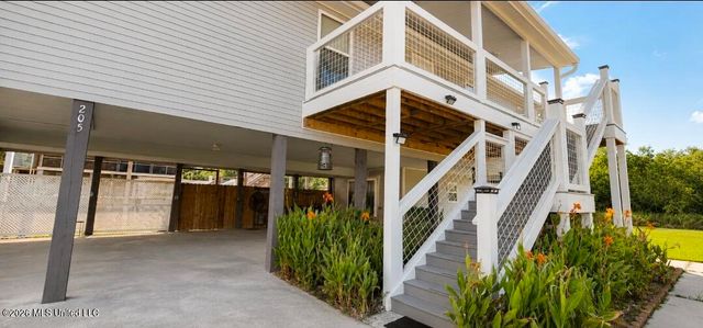 205 Pine Ridge Drive, Waveland, MS 39576