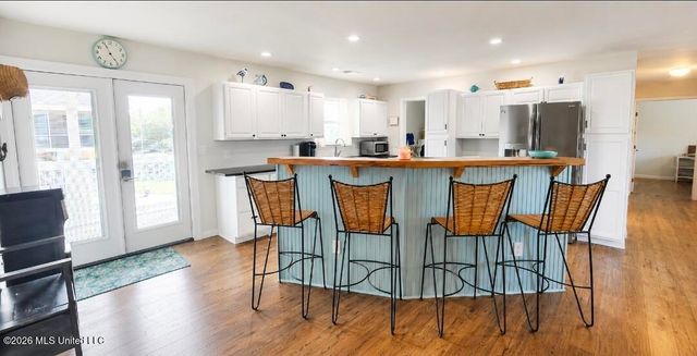 205 Pine Ridge Drive, Waveland, MS 39576