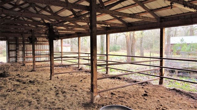 240 County Road 2017, Daisetta, TX 77533