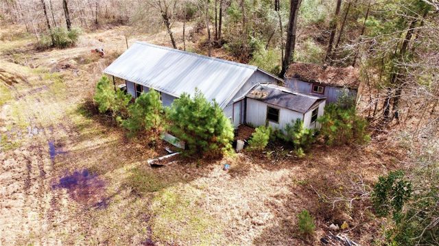 240 County Road 2017, Daisetta, TX 77533