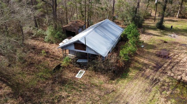 240 County Road 2017, Daisetta, TX 77533