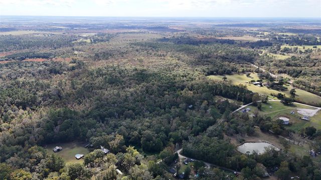 240 County Road 2017, Daisetta, TX 77533