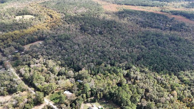 240 County Road 2017, Daisetta, TX 77533