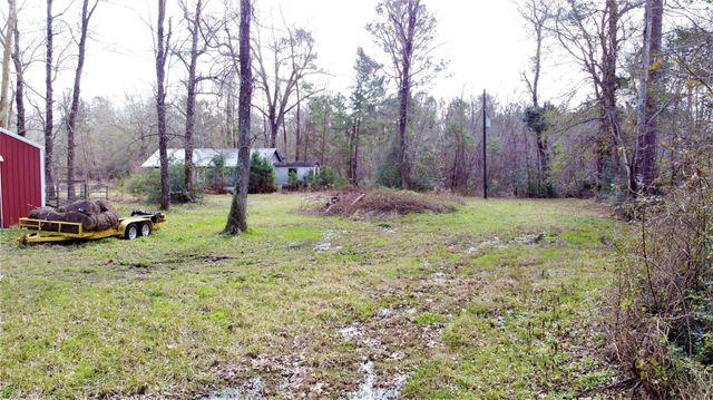 240 County Road 2017, Daisetta, TX 77533