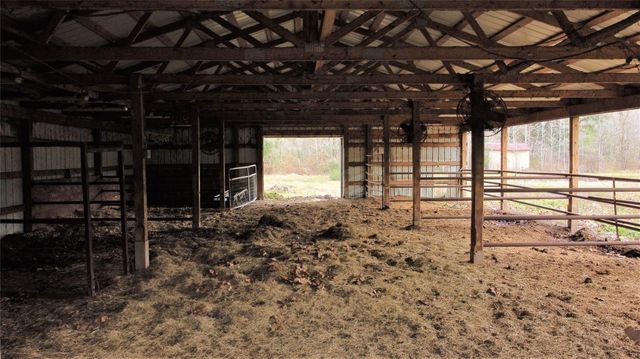 240 County Road 2017, Daisetta, TX 77533