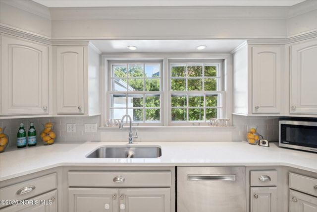 3544 Edgevale Road, Ottawa Hills, OH 43606