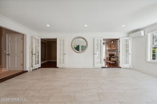 3544 Edgevale Road, Ottawa Hills, OH 43606