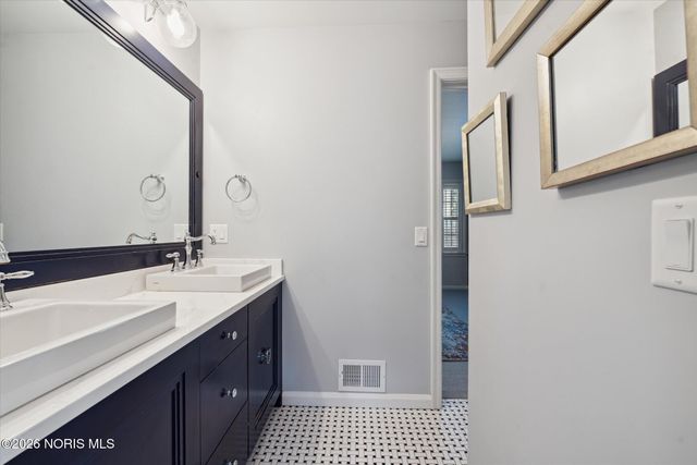 3544 Edgevale Road, Ottawa Hills, OH 43606