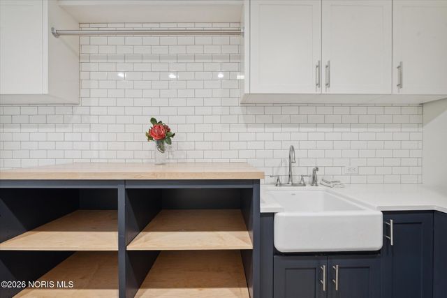 3544 Edgevale Road, Ottawa Hills, OH 43606