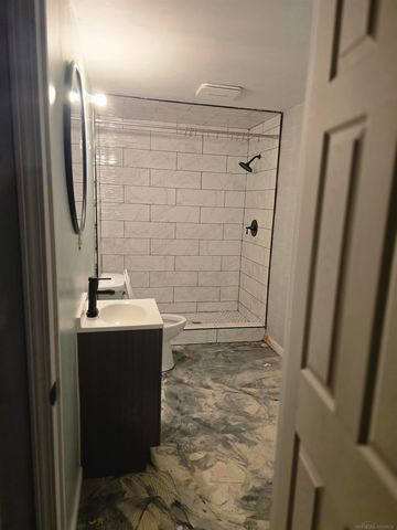 7374 Tonnelle Avenue, Shelby Twp, MI 48317