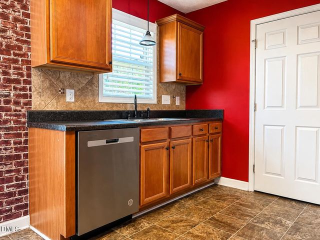 2211 Puffin Place, Fayetteville, NC 28306