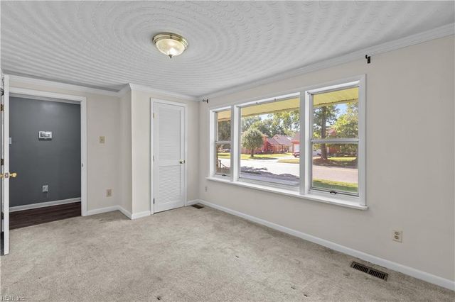2600 W Weaver RD, Hampton, VA 23666