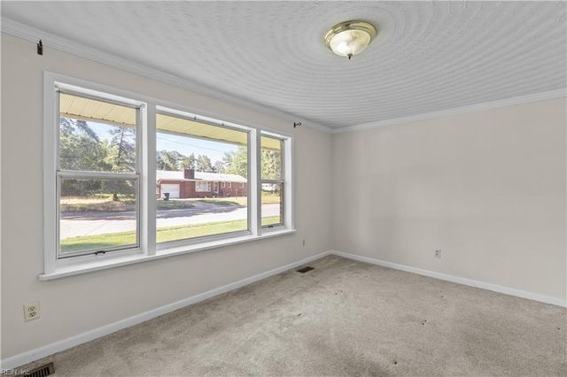2600 W Weaver RD, Hampton, VA 23666