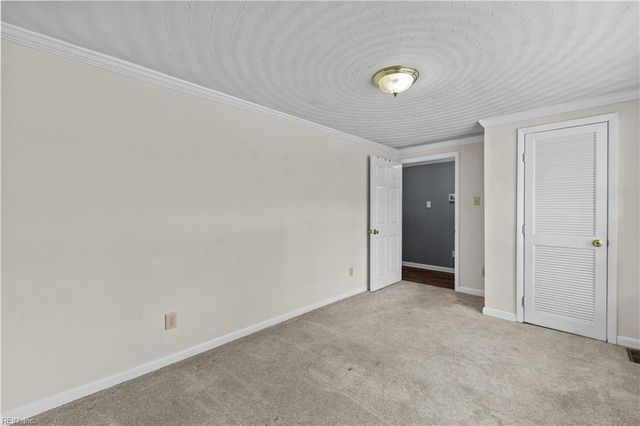 2600 W Weaver RD, Hampton, VA 23666