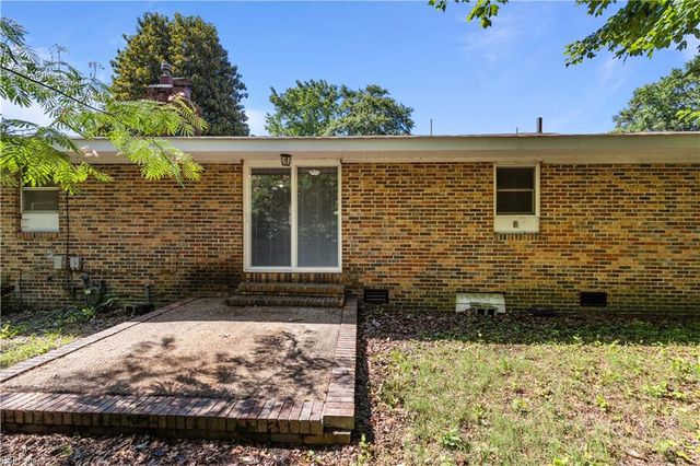 2600 W Weaver RD, Hampton, VA 23666