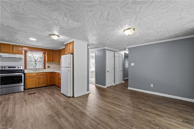 2600 W Weaver RD, Hampton, VA 23666