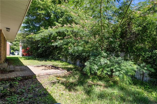 2600 W Weaver RD, Hampton, VA 23666