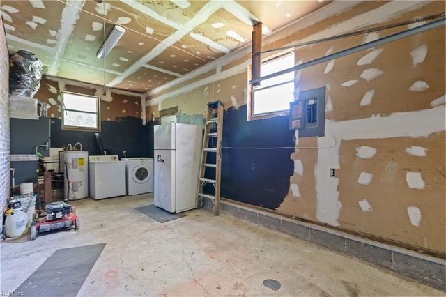 2600 W Weaver RD, Hampton, VA 23666