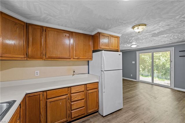 2600 W Weaver RD, Hampton, VA 23666